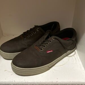 Mens Levi Strauss shoes size 9.